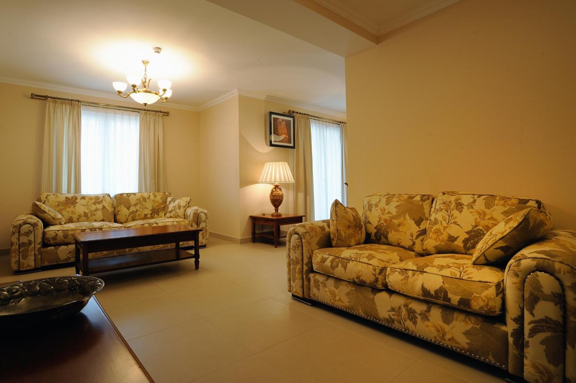 אובלי Hotel Solitudo מראה חיצוני תמונה