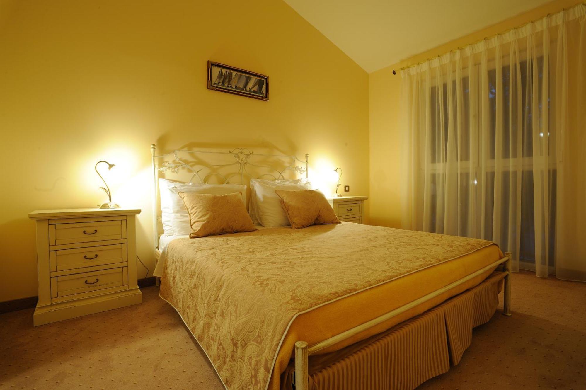 אובלי Hotel Solitudo מראה חיצוני תמונה