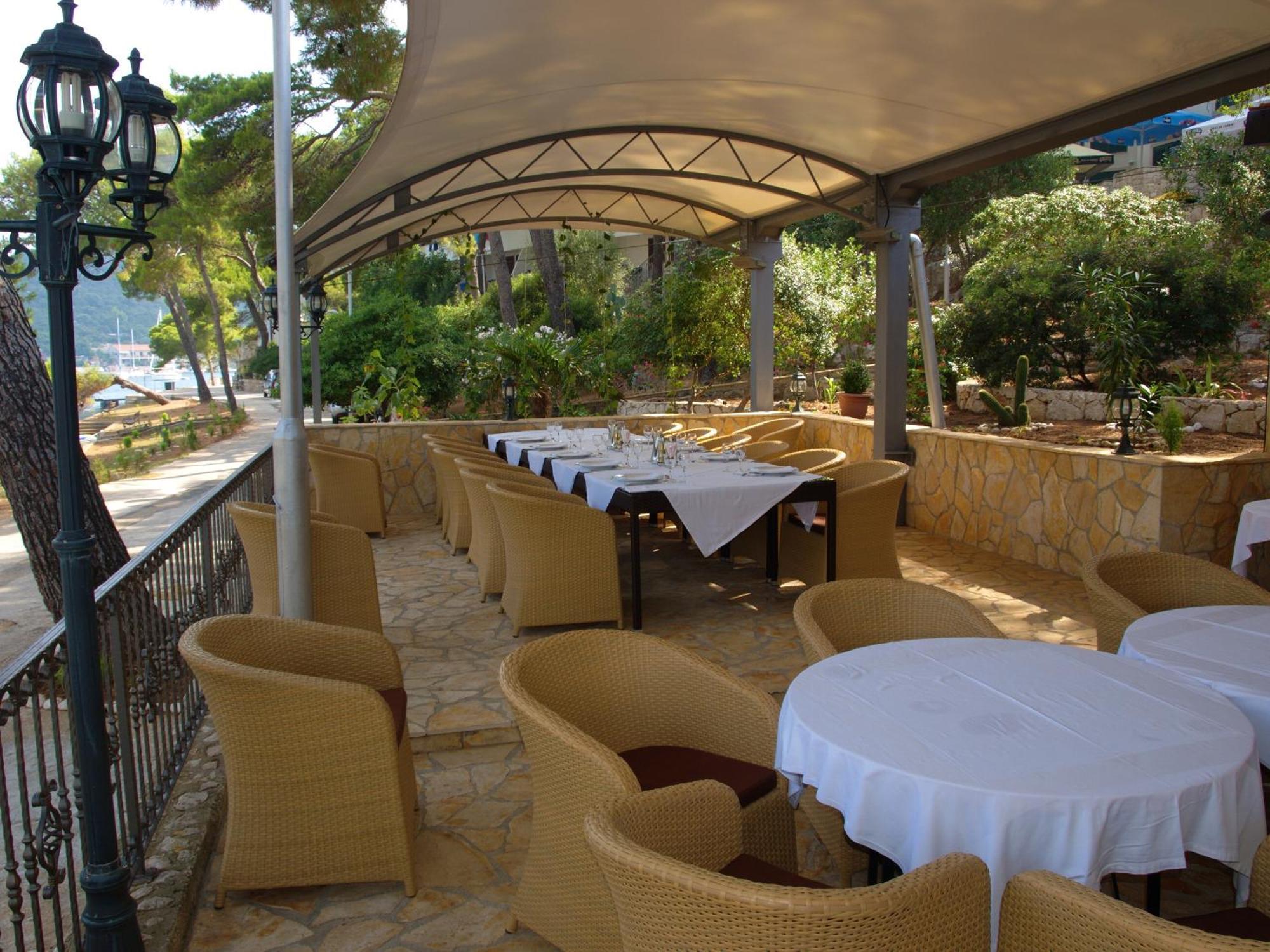 אובלי Hotel Solitudo מראה חיצוני תמונה