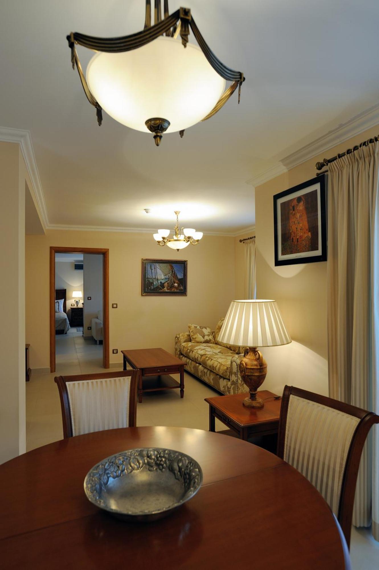 אובלי Hotel Solitudo מראה חיצוני תמונה