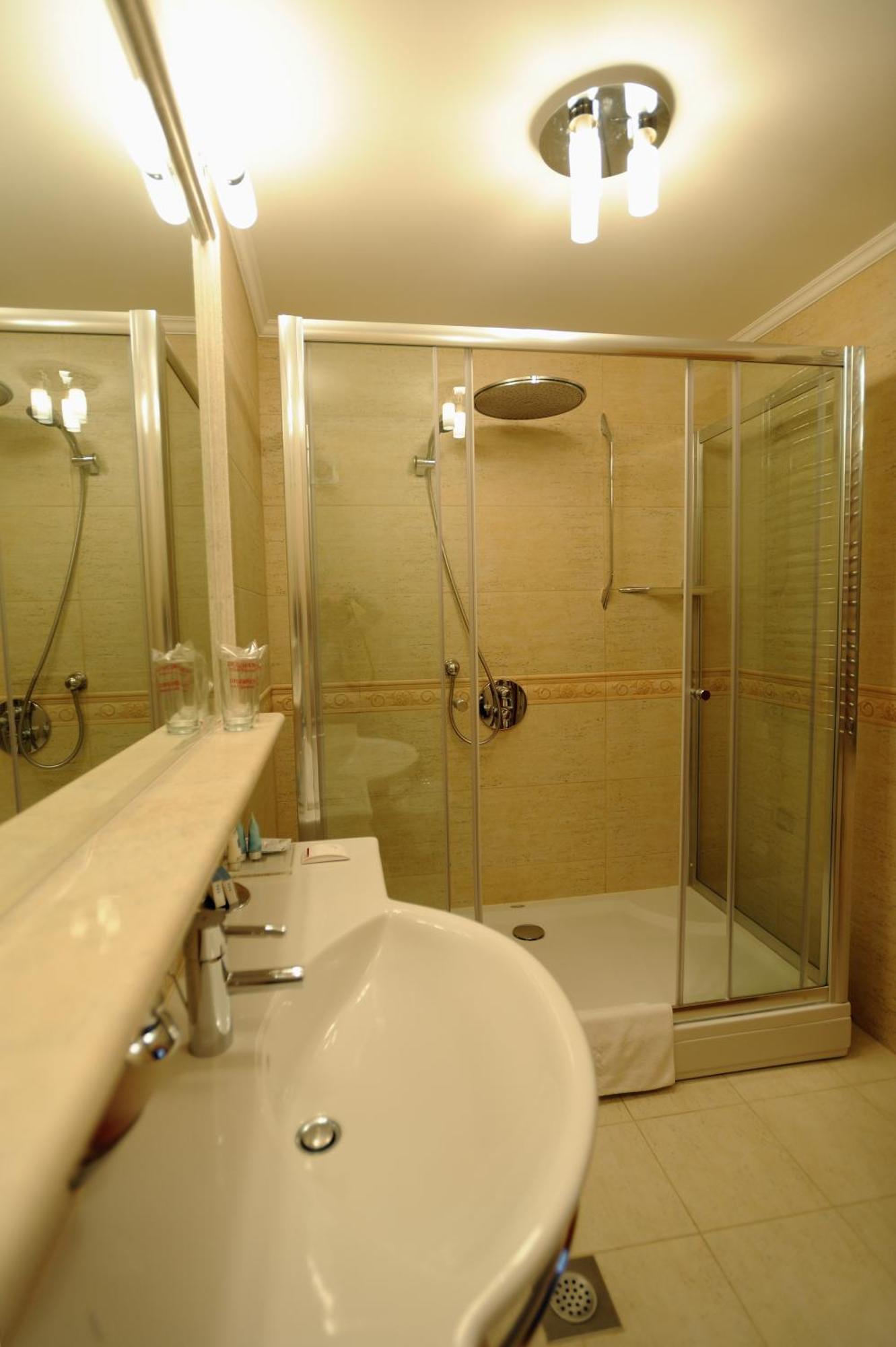 אובלי Hotel Solitudo מראה חיצוני תמונה