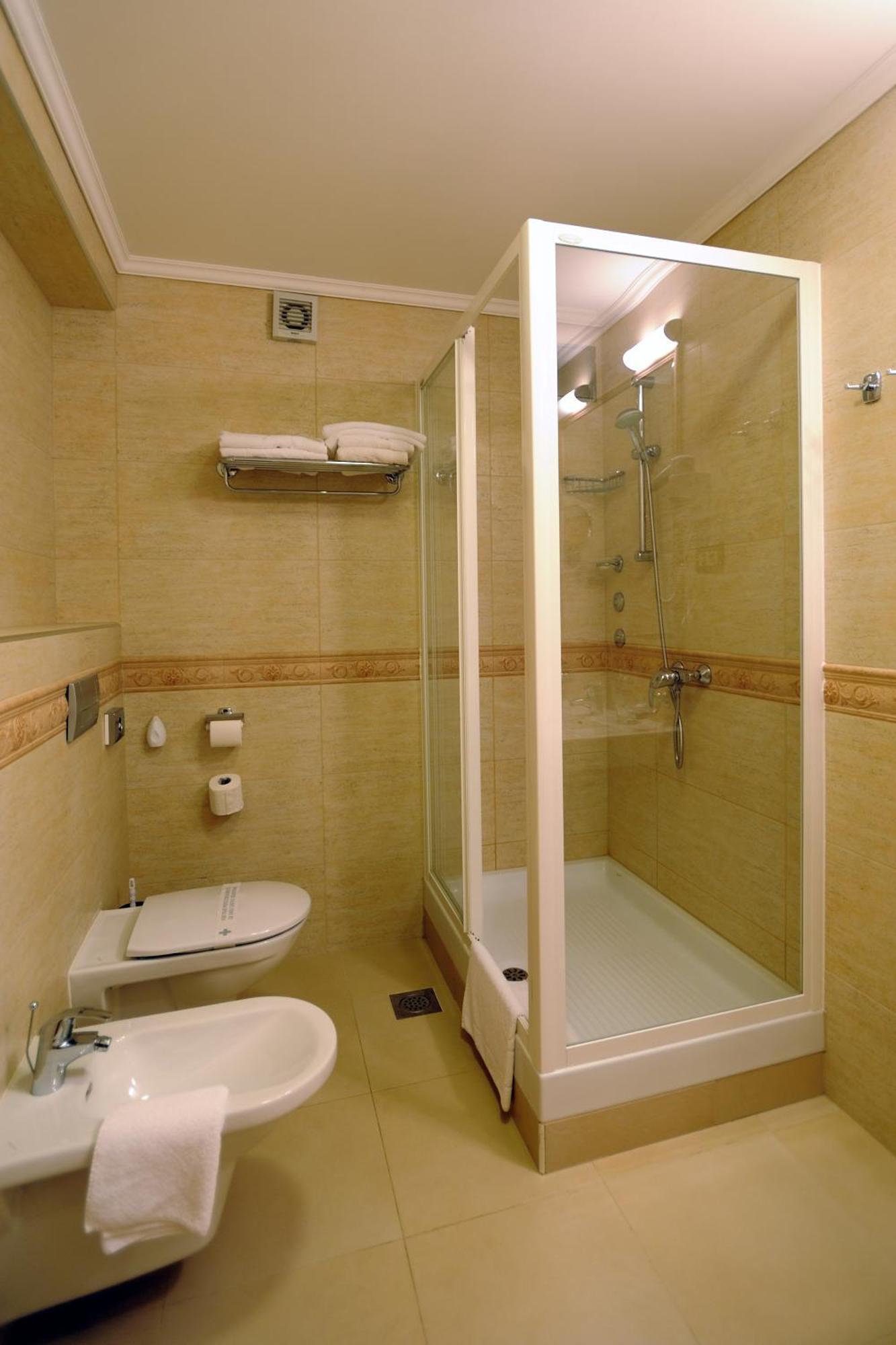 אובלי Hotel Solitudo מראה חיצוני תמונה
