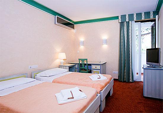 אובלי Hotel Solitudo מראה חיצוני תמונה